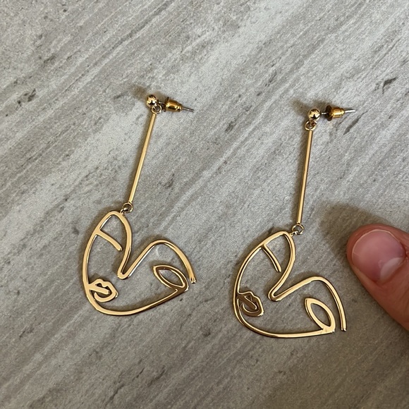 Gold face drop earrings - Picture 2 of 2